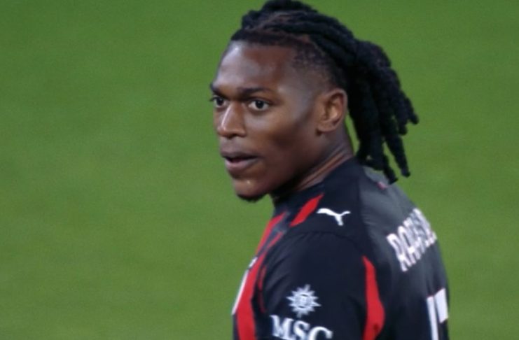 Leao in uscita dal Milan